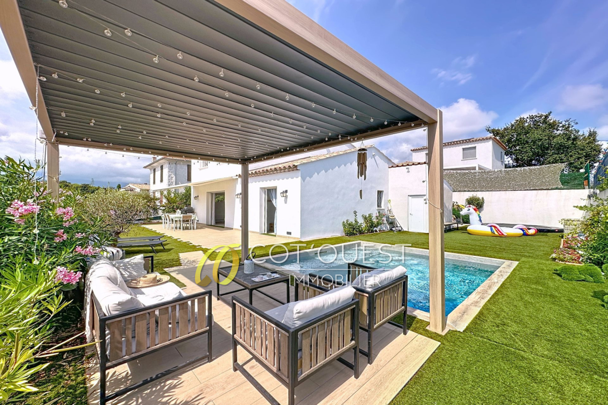 5 rooms Villa in Villeneuve-Loubet, France No. 339441