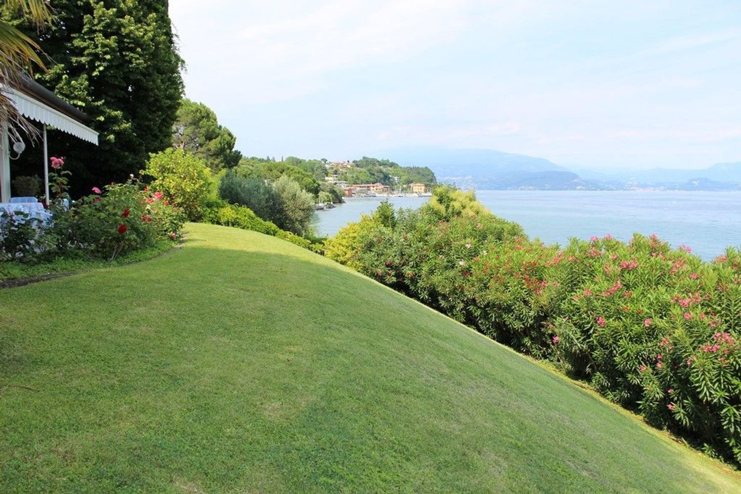 6-Zimmer Villa in Manerba del Garda, Italy, Nr. 251042