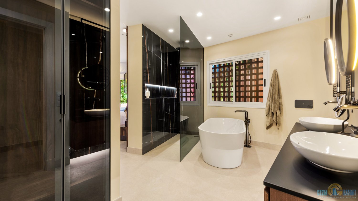 3 bedrooms Apartment in Estepona, Spain No. 10105