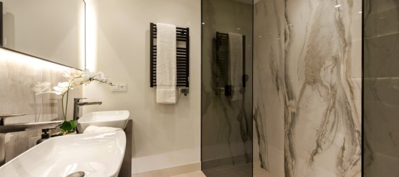 3 bedrooms Apartment in Estepona, Spain No. 10105 3