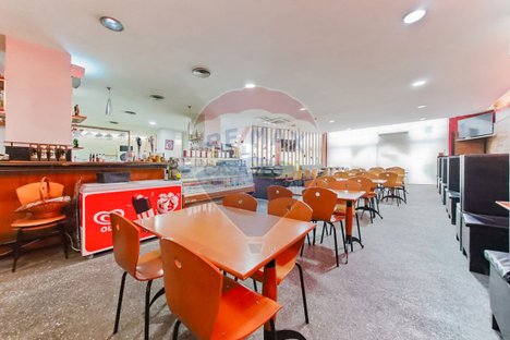 Коммерческая недвижимость 282м² в Санту Тирсу, Португалия № 47425