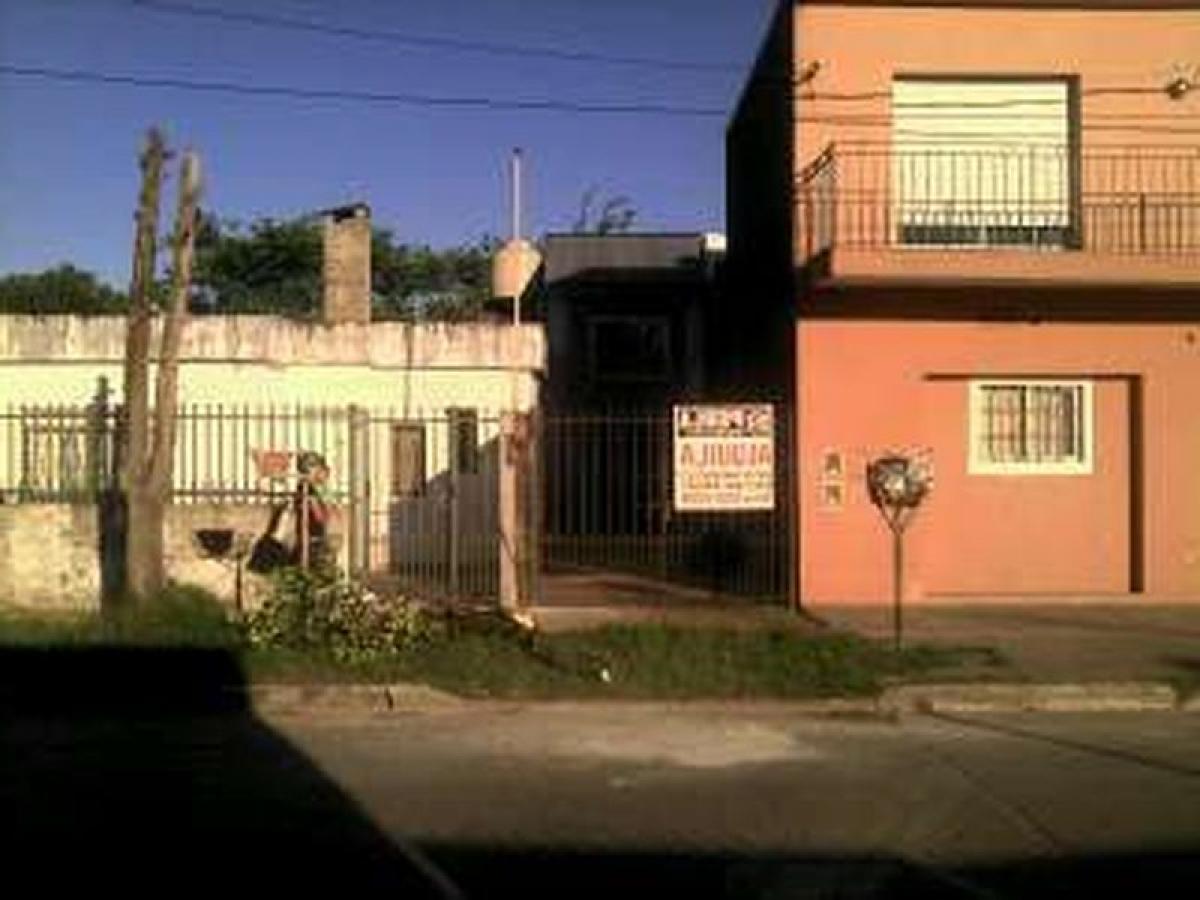 Studio in Malvinas Argentinas, Argentina, Nr. 19667