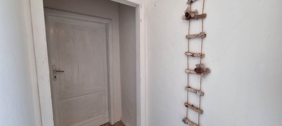 4 rooms House in Pistoia, Italy No. 64614 3