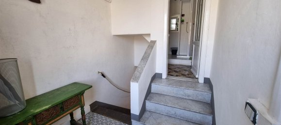 4 rooms House in Pistoia, Italy No. 64614 15