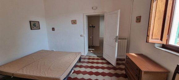 4 rooms House in Pistoia, Italy No. 64614 7