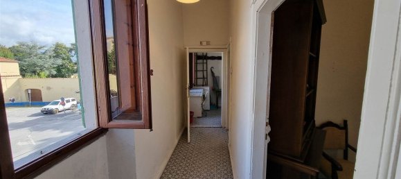 4 rooms House in Pistoia, Italy No. 64614 21