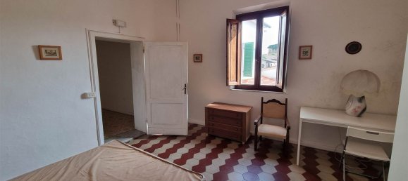 4 rooms House in Pistoia, Italy No. 64614 6