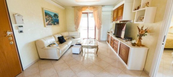 Apartamento de 2 dormitorios en Manfredonia, Italy No. 337181 8