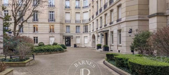 3 bedrooms Duplex in Paris, France No. 188358 18