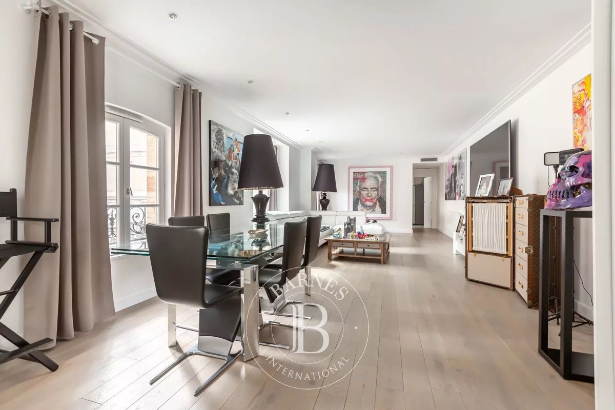 3 bedrooms Duplex in Paris, France No. 188358