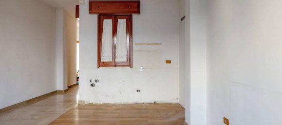 Квартира с 7 комнатами в Франкавилла Фонтана, Италия № 117619 10