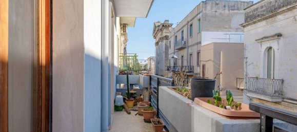 Квартира с 7 комнатами в Франкавилла Фонтана, Италия № 117619 5