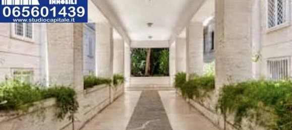 3 bedrooms Apartment in Rome, Italy No. 330908 3