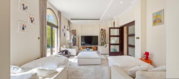 6 bedrooms Villa in Palm Jumeirah, UAE No. 109442 9
