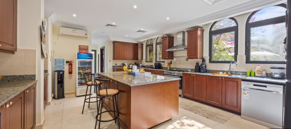 6 bedrooms Villa in Palm Jumeirah, UAE No. 109442 14