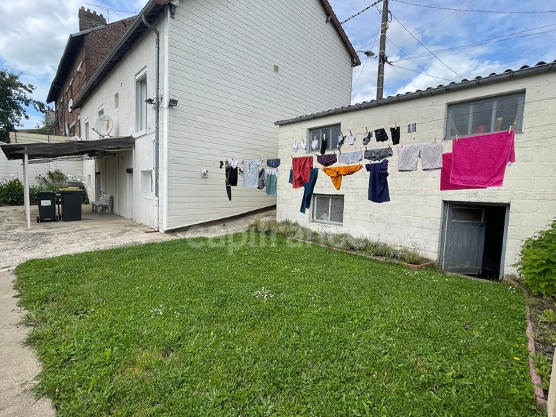 Casa de 4 dormitorios en Tergnier, France No. 269802