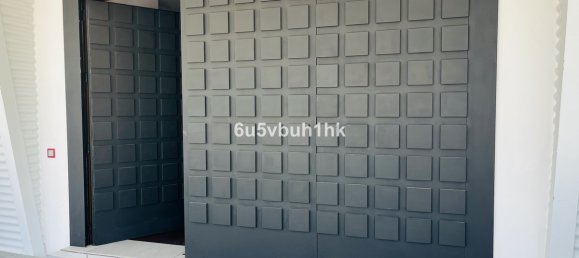 5 bedrooms Villa in Alhaurin de la Torre, Spain No. 135212 6