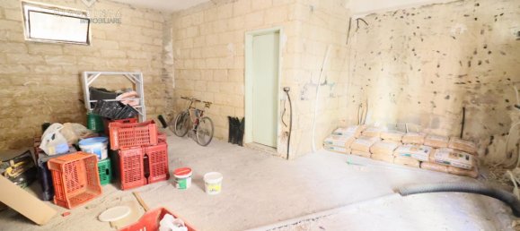 4-salle Appartement à Palagonia, Italy No. 235669 35