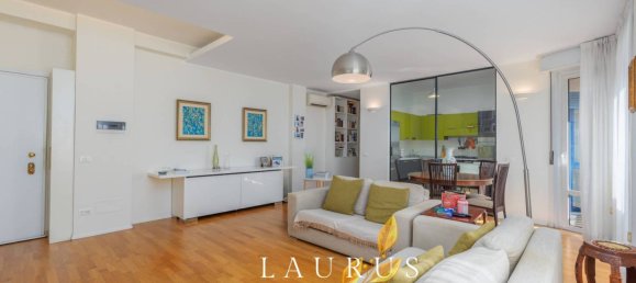 1 bedroom Apartment in Milan, Italy No. 276184 3