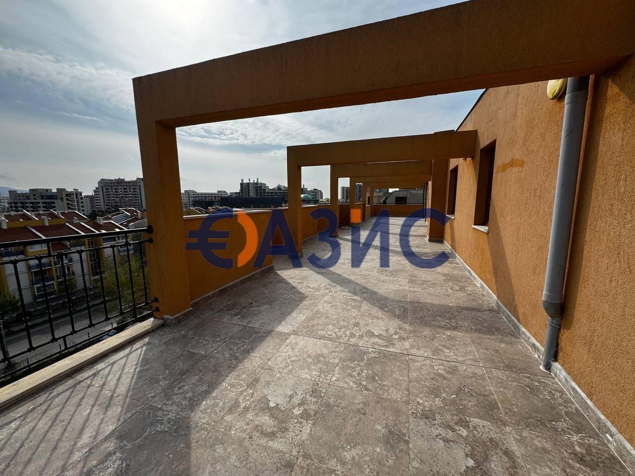 Квартира с 4 спальнями в Свети-Влас, Болгария № 790