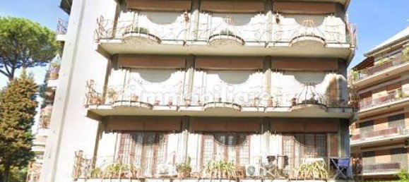 Oficina de 3 habitaciónes en Rome, Italy No. 213645 4