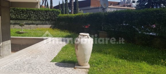 Oficina de 3 habitaciónes en Rome, Italy No. 213645 14