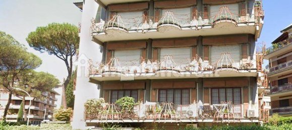 Oficina de 3 habitaciónes en Rome, Italy No. 213645 45