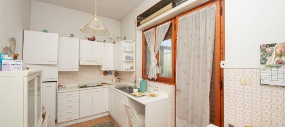 3 Schlafzimmer Wohnung in Pistoia, Italy, Nr. 113416 13