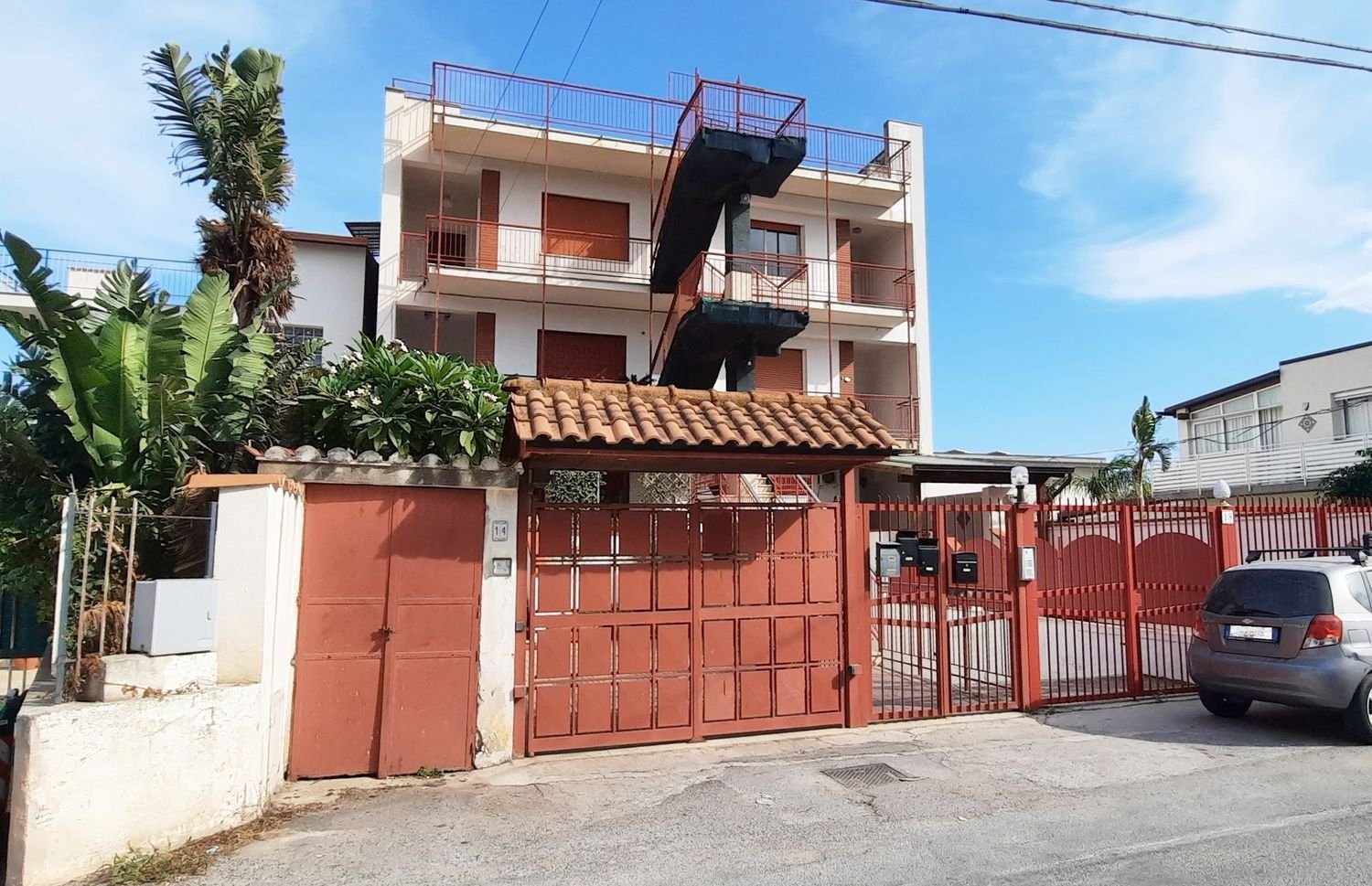 4 bedrooms Apartment in Palermo, Italy No. 348539