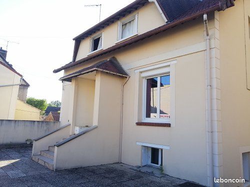2 bedrooms Apartment in Persan, France No. 176252