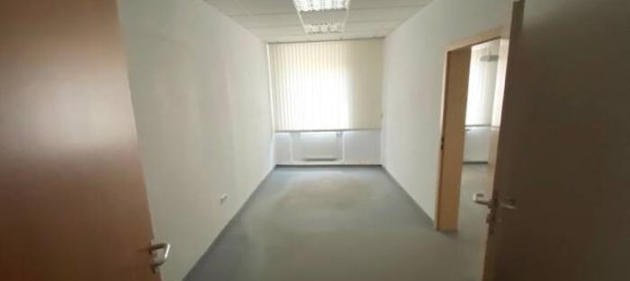 Здание с 35 комнатами в Arzberg, Германия № 271999 12