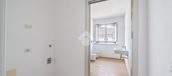 1 bedroom Apartment in Reggio Emilia, Italy No. 257858 8