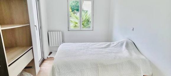 Casa de 3 dormitorios en Arveyres, France No. 295684 2