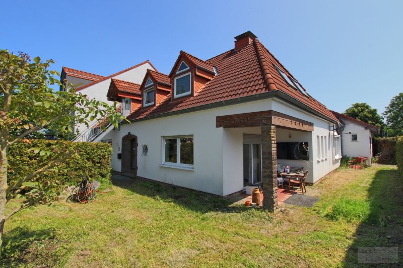 5 bedrooms Building in Unna, Germany No. 132786
