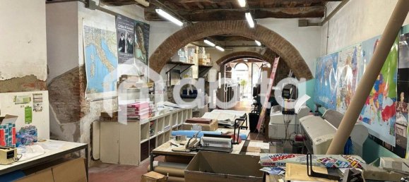 Gewerbliche Immobilie in Montevarchi, Italy 195m², Nr. 270052 9