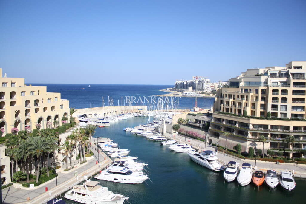 Apartamento de 3 dormitorios en Saint Julian's, Malta No. 8727