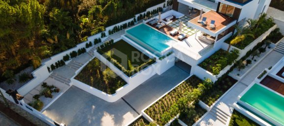 Villa de 5 dormitorios en Marbella, Spain No. 72738 18