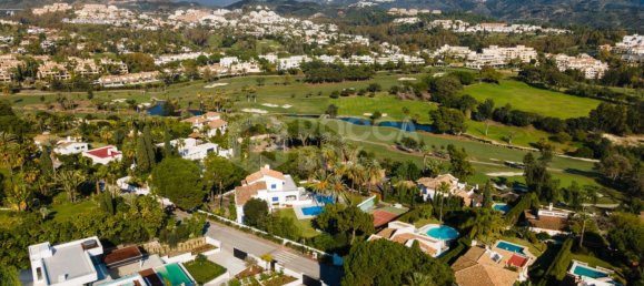 Villa de 5 dormitorios en Marbella, Spain No. 72738 17