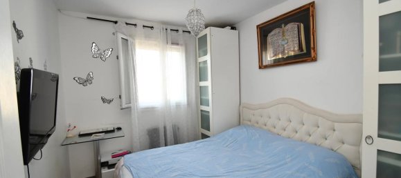 3 bedrooms House in Sevran, France No. 182922 6