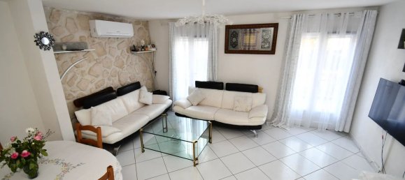 3 bedrooms House in Sevran, France No. 182922 8