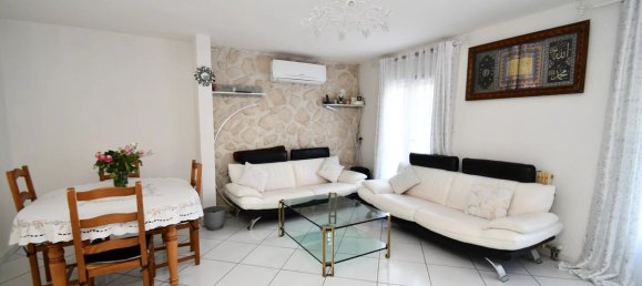 3 bedrooms House in Sevran, France No. 182922 2