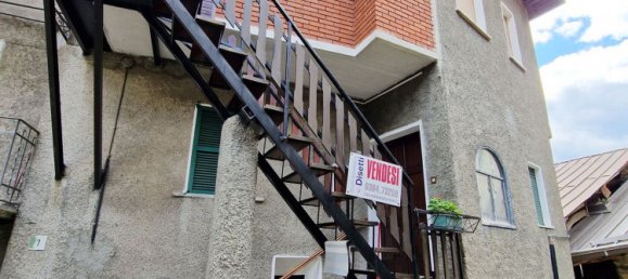 8-salle Appartement à Malonno, Italy No. 260950 17