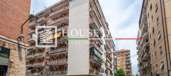 2 bedrooms Apartment in Rome, Italy No. 287395 2