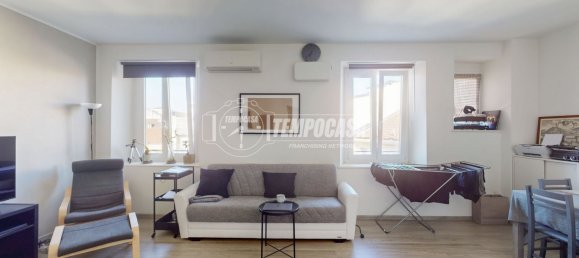 4 bedrooms Warehouse in Turin, Italy No. 137932 11