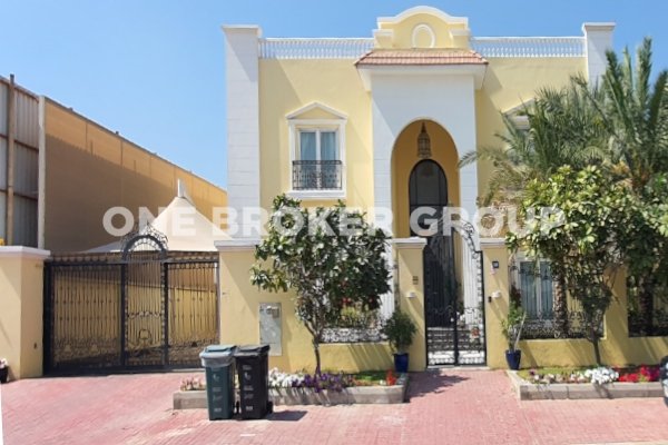 Вилла с 6 спальнями в Аль-Барша, ОАЭ № 1559