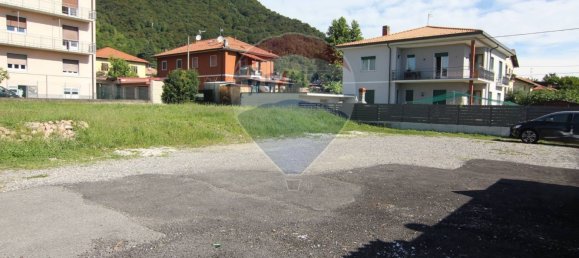 2-Zimmer Gewerbliche Immobilie in Bisuschio, Italy, Nr. 265352 17