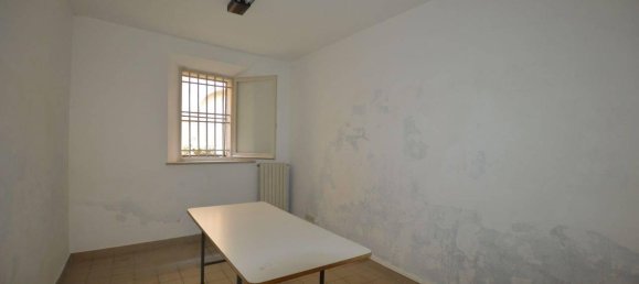 5 rooms Apartment in Jesi, Italy No. 128182 18