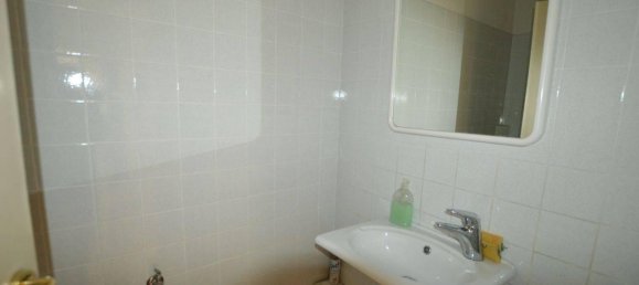 5 rooms Apartment in Jesi, Italy No. 128182 11