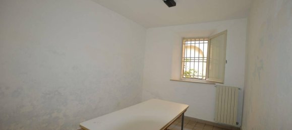 5 rooms Apartment in Jesi, Italy No. 128182 20
