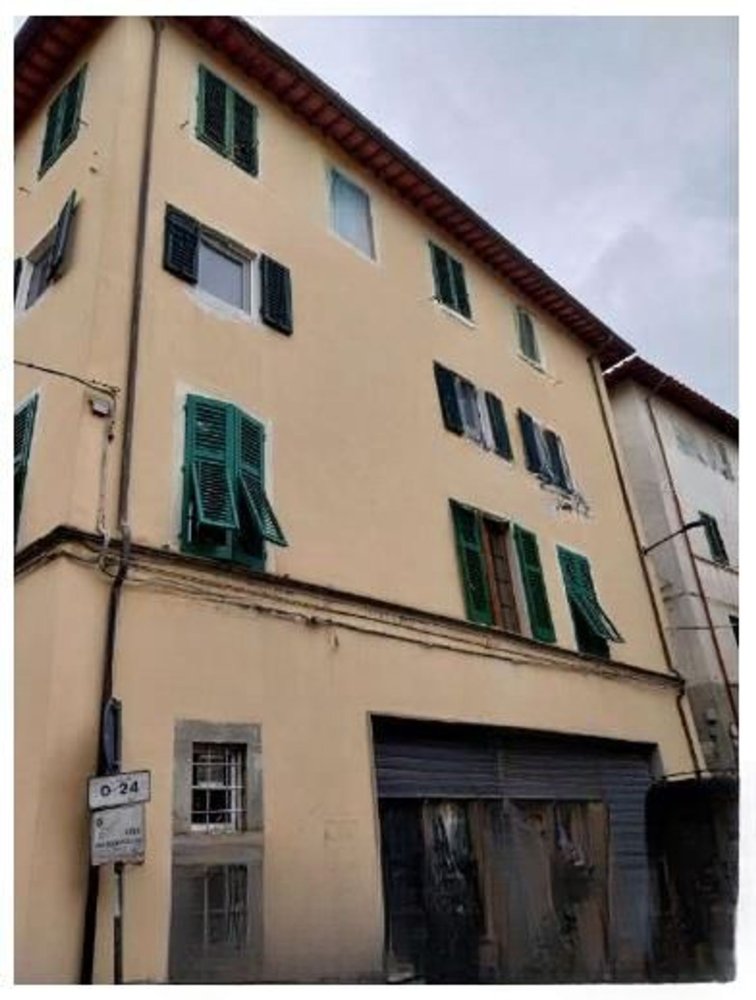 6 bedrooms Apartment in Pescia, Italy No. 321138